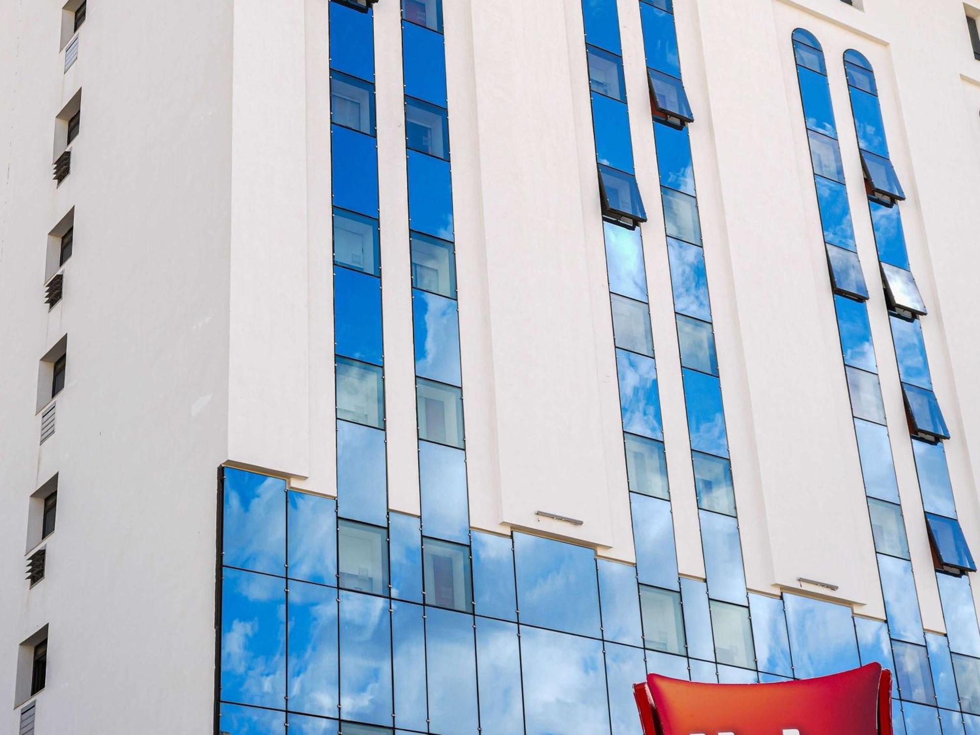 Hotel Ibis Tunis Extérieur photo